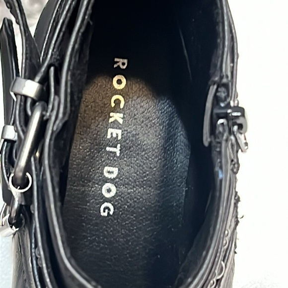 Rocket Dog Black Faux Leather Studded Buckle Zip 2.5”Heel Ankle Moto Boots 9 - Picture 8 of 9